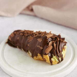 Rulou cu cremă de vanilie și ciocolată